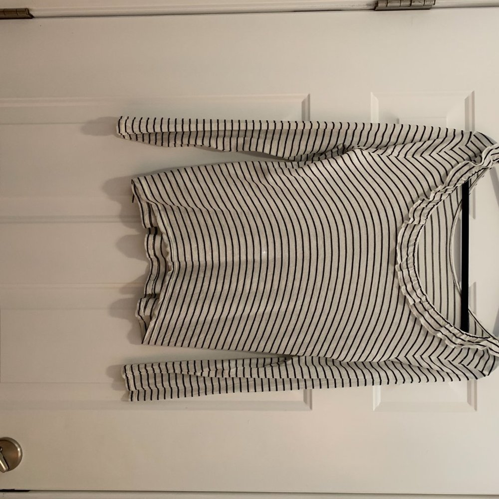 The Limited Ruffle Collar Detail Top - Picture 4 of 9